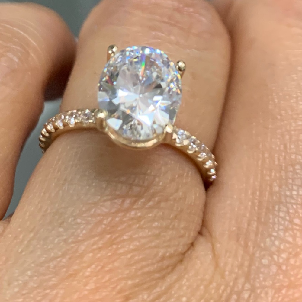 14k yellow gold 2.5ct Oval CZ Engagement Ring - Picture 5 of 8
